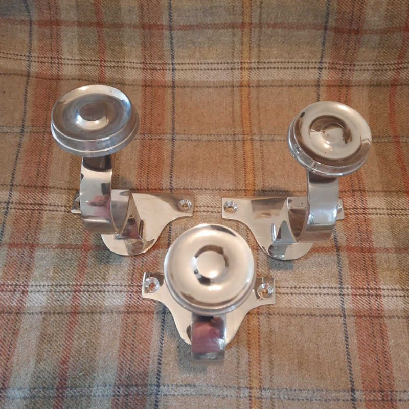 Large Nickel Plated Centre Brackets - Image 2
