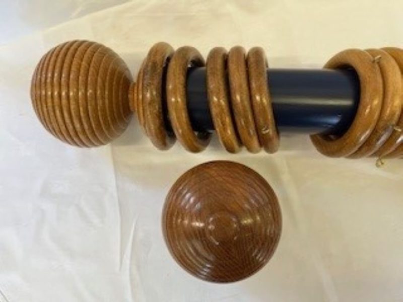 Painted pole with finials, rings and brackets. - Image 2