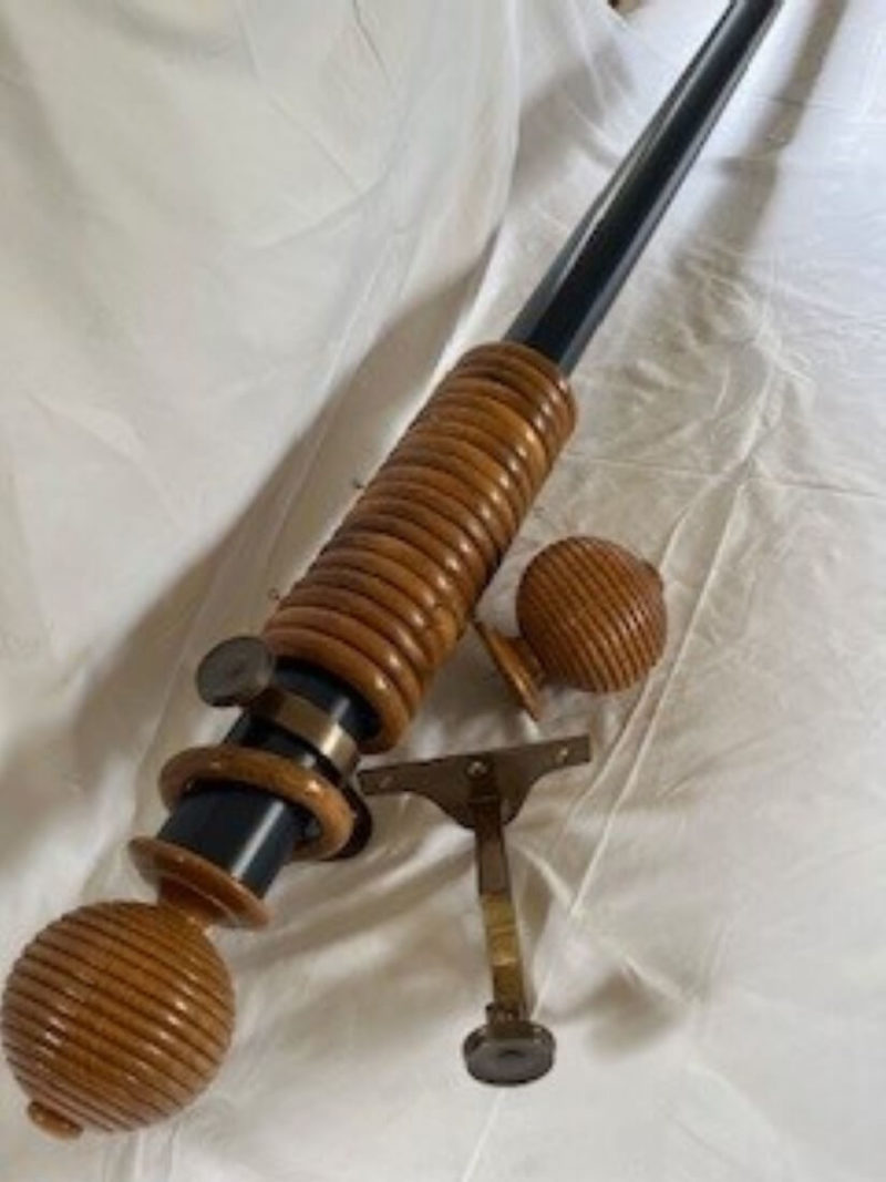 Painted pole with finials, rings and brackets. - Image 4