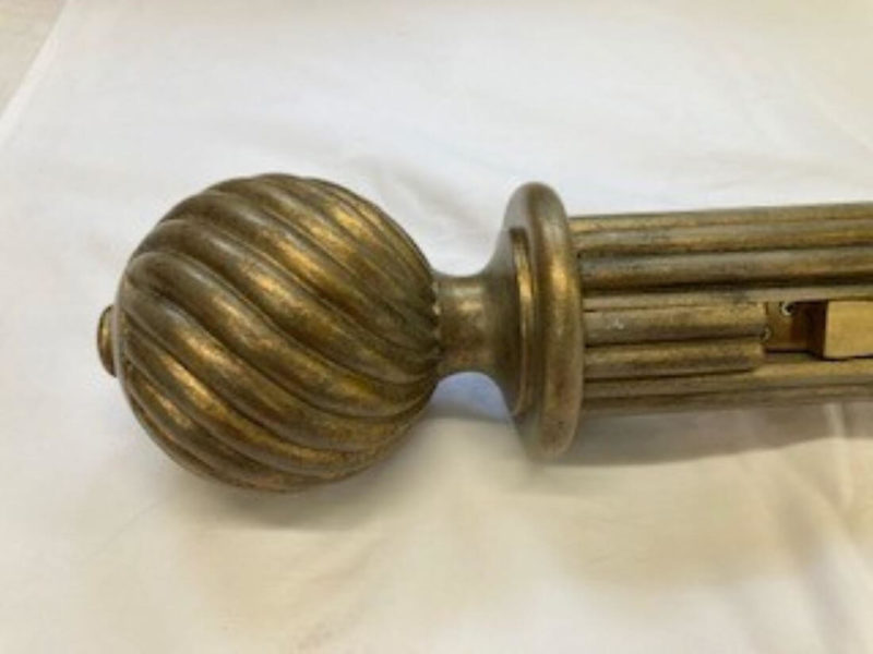 Distressed French Gilt pole with Swirling Ball finials. - Image 4