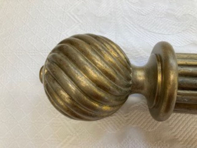 Distressed French Gilt pole with Swirling Ball finials. - Image 2
