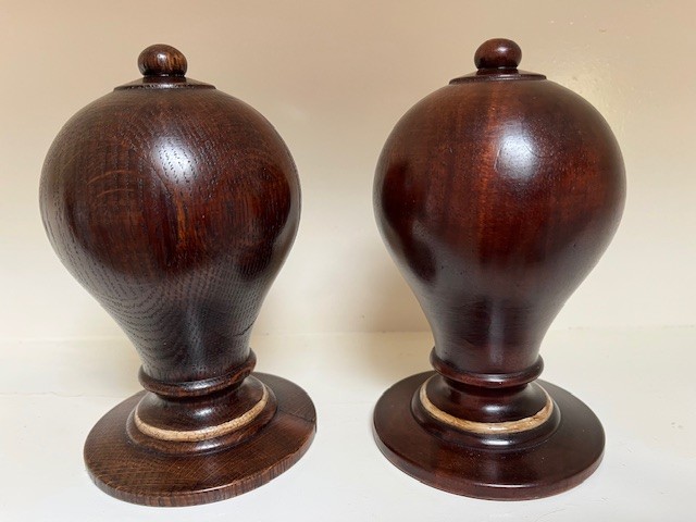 Mahogany finished Eddison finials - Image 4
