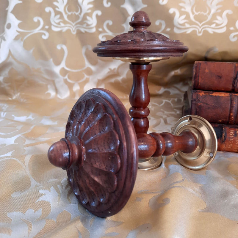 Fluted Urn Tiebacks