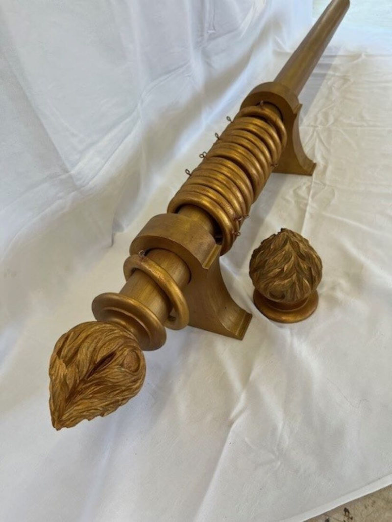 Gilt over Red pole with finials, brackets and rings. - Image 5