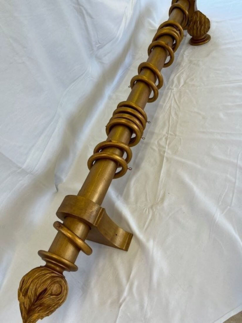 Gilt over Red pole with finials, brackets and rings. - Image 4