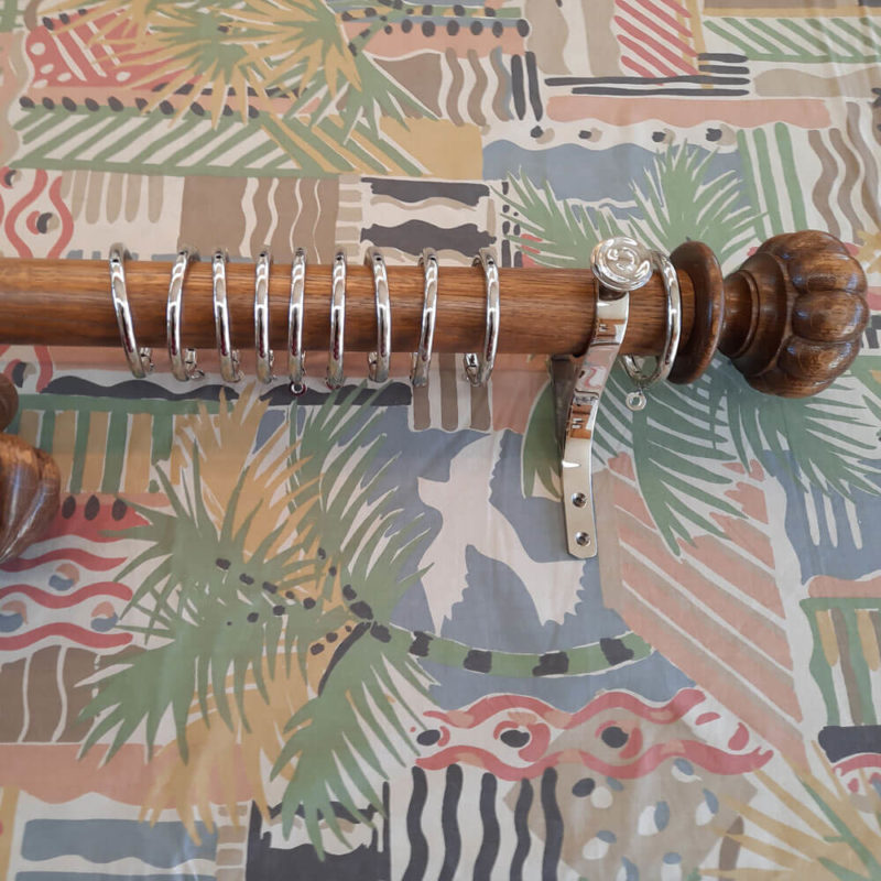 50mm dia. Light oak pole, carved oak finials, nickel rings and nickel brackets. - Image 4