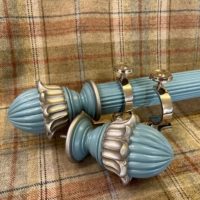 Fine Reeded pole with Camberley finials and nickel brackets