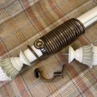 Fluted pole with Camberley finials, brackets and rings