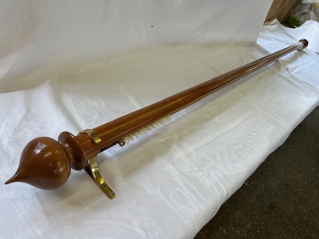 Pine tracked pole with brass brackets and pine finials - Image 4