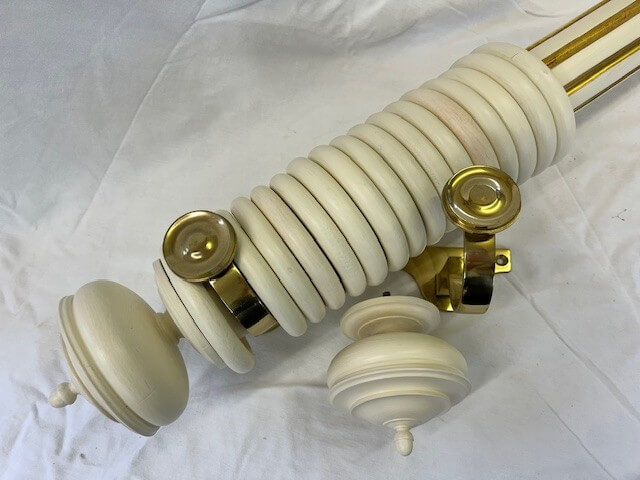 Cream and DML pole set including Chinese Vase finials - Image 3