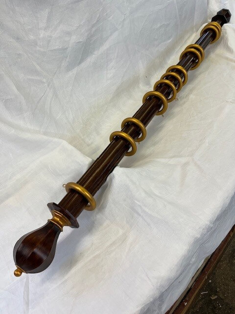 Quattro pole with Octagon finials and rings - Image 2