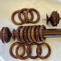 Mahogany Fairfax Uncarved finials, pole and rings