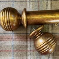 Dark Distressed Gilt over Red tracked with Simple Ball & Rib finials