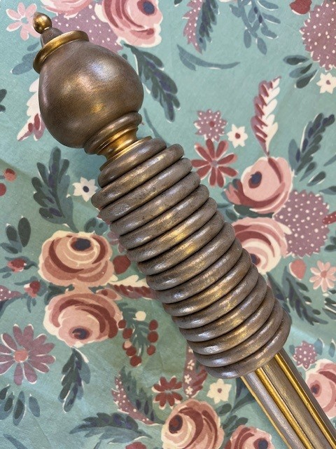 Fluted pole with Uncarved Jewel finials and rings - Image 4