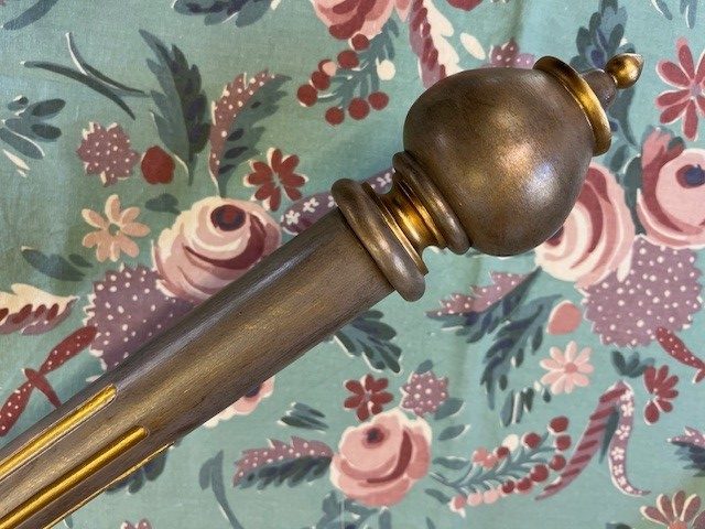 Fluted pole with Uncarved Jewel finials and rings - Image 3