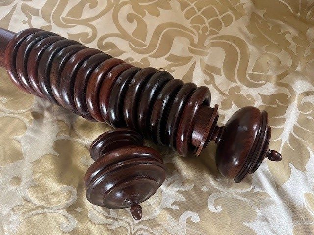 Medium Mahogany pole with Uncarved Fairfax finials and rings