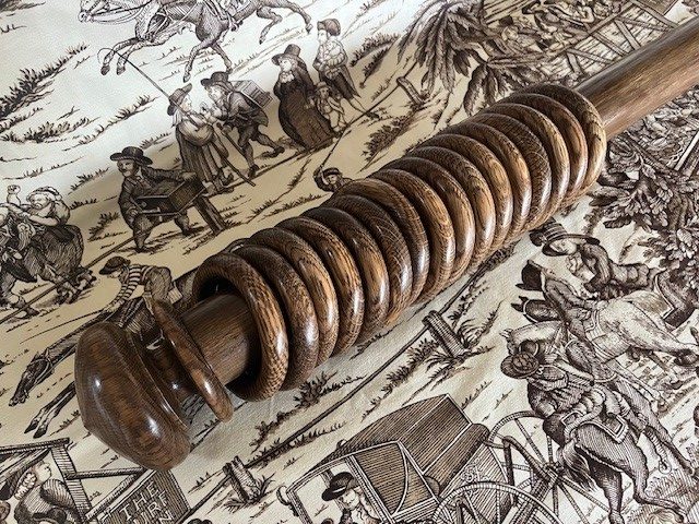 Medium Oak pole with Mushroom finials and rings