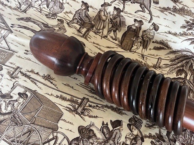 Medium Mahogany pole wth Acorn finials and rings - Image 5