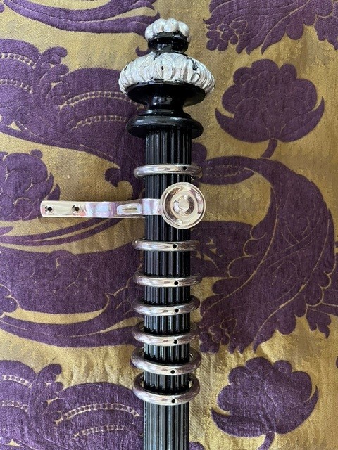 Reeded pole, Leaf & Gadroon finials, with nickel brackets and rings - Image 2