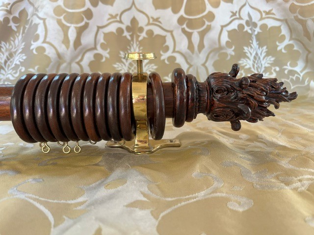 Mahogany pole, Versailles finials and rings - Image 3