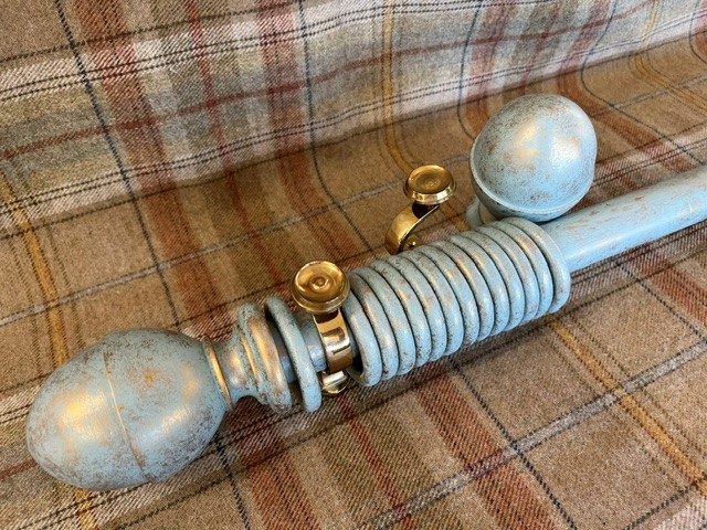 Paint and Gilt pole, Uncarved Empress finials and rings - Image 3