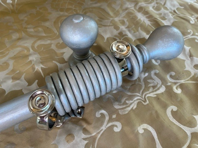 Dusky Silver pole with Eddison finials and rings - Image 2