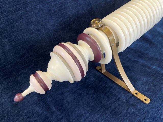 Painted pole with Inverted Rib & Ogee finials and rings - Image 5