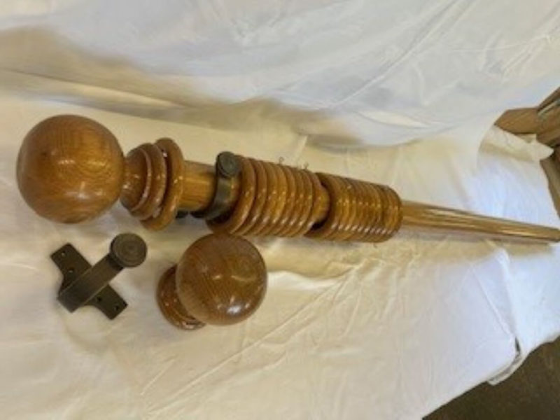 Natural Beech pole with finials, rings and brackets. - Image 3