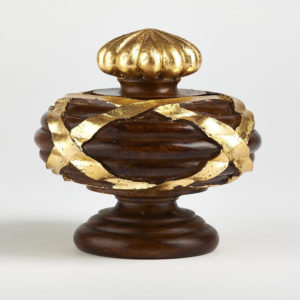 Ribbon finial, mahogany and gilt