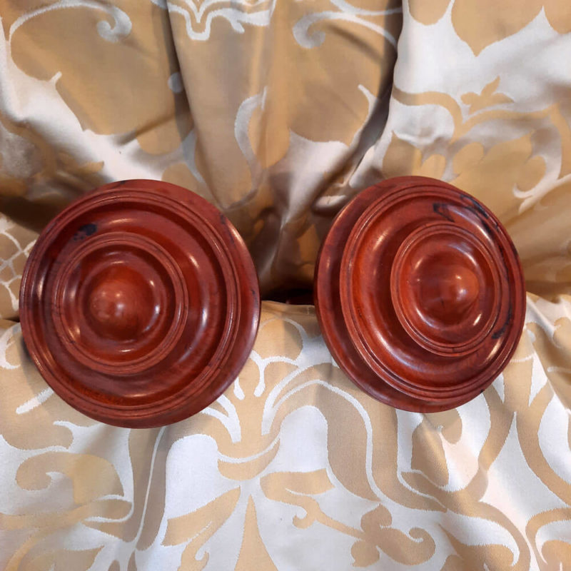 Roundel tiebacks