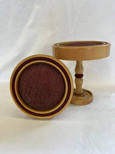 Sycamore with Red Chelsea tiebacks - Image 3
