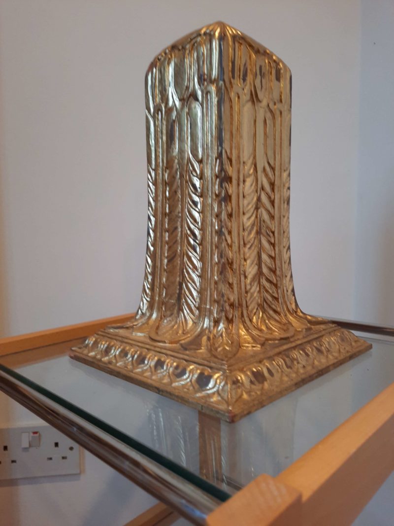 Carved and gilded Ornamental pedestal - Image 4