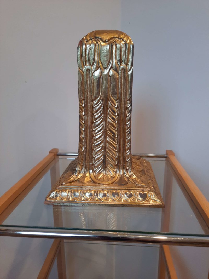 Carved and gilded Ornamental pedestal - Image 2