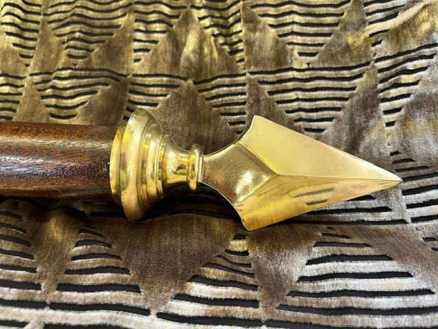 Mahogany pole with Arrow and Flight finials